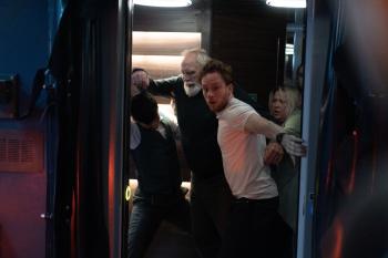 Man in deuropening