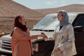 Twee vrouwen in de woestijn