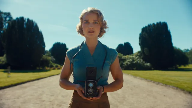 Lee Miller in This is not a murder mystery